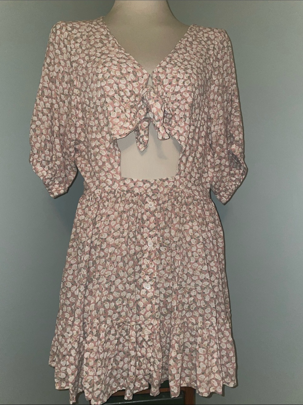 Faithfull the Brand Pink Floral Tie-Front Cutout Mini Dress w Ruffle. SZ 8/LG